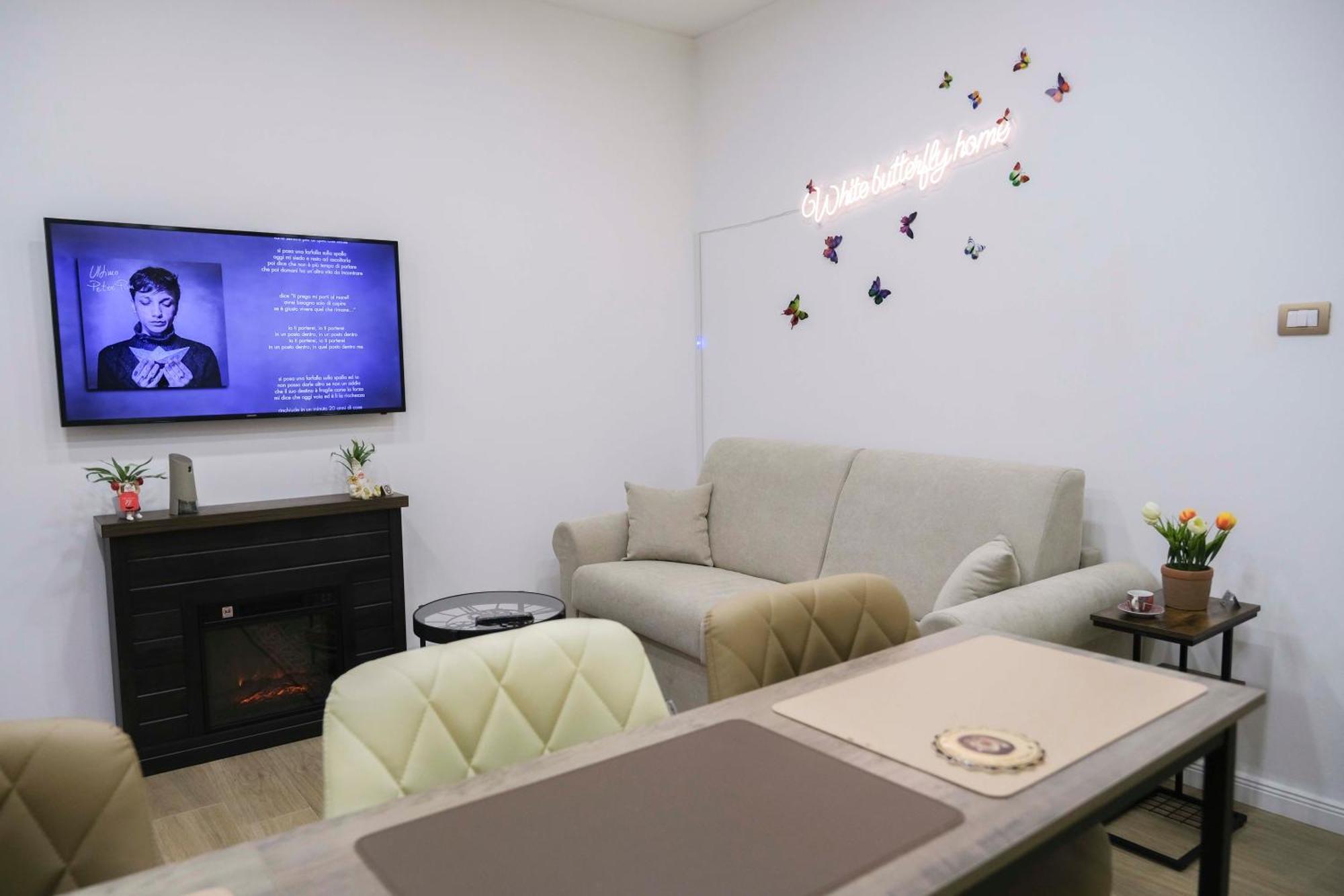 White Butterfly Home เนเปิลส์ ภายนอก รูปภาพ