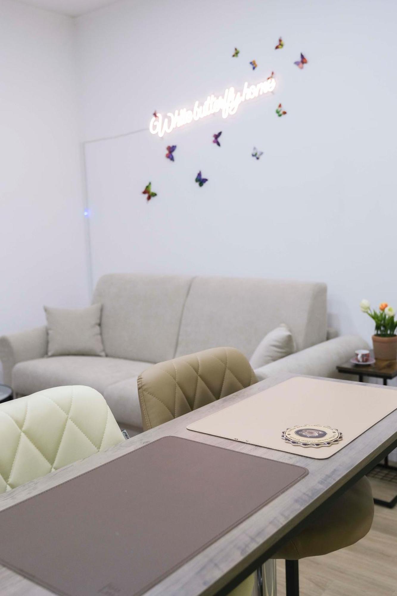 White Butterfly Home เนเปิลส์ ภายนอก รูปภาพ
